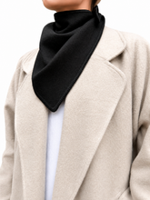 Cargar imagen en el visor de la galería, Pañuelo 100% Baby Alpaca Negro