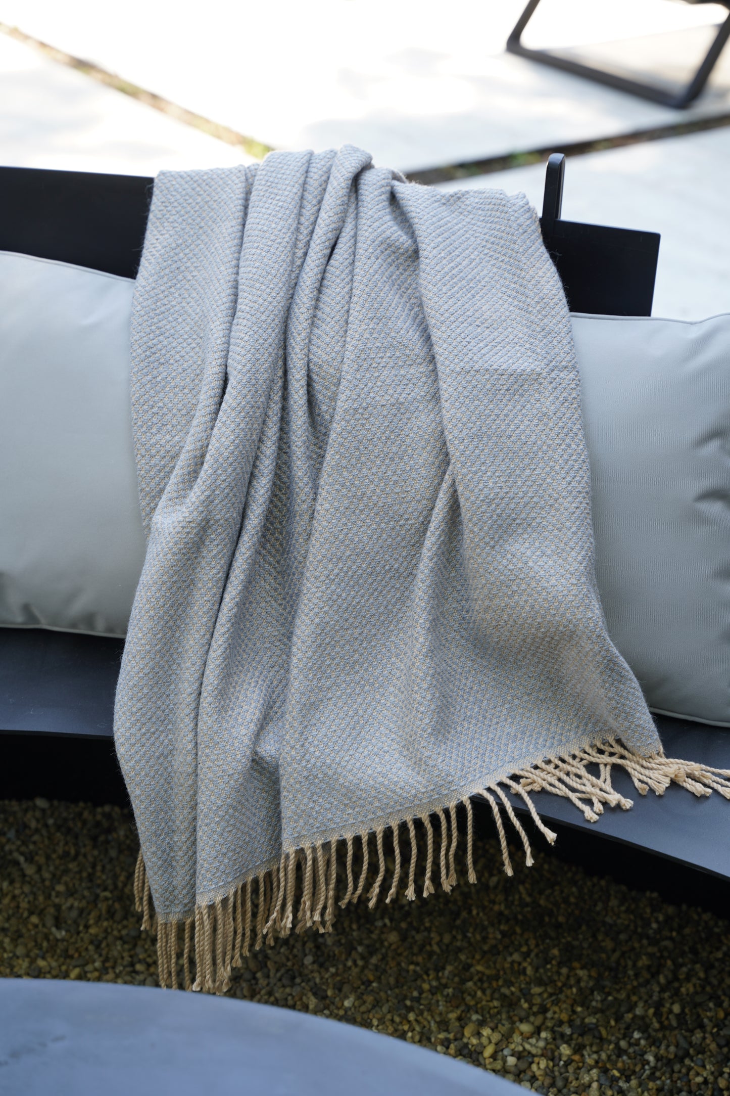 Manta Celeste Jaspeado Fleco Beige