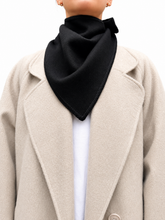 Cargar imagen en el visor de la galería, Pañuelo 100% Baby Alpaca Negro

