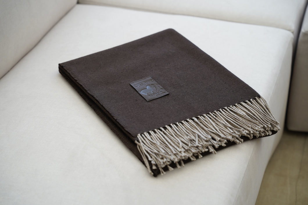 Manta Café Oscuro Fleco Beige