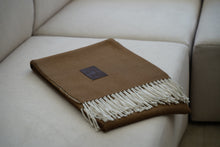 Cargar imagen en el visor de la galería, Manta Cafe fleco blanco
