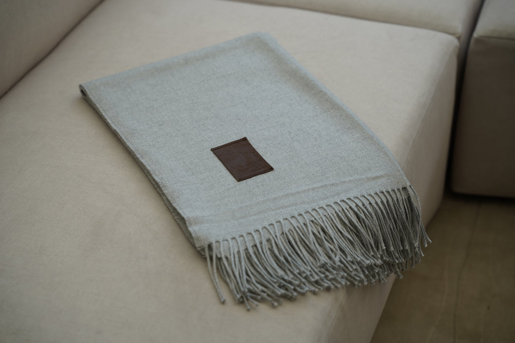 Manta Gris claro fleco gris