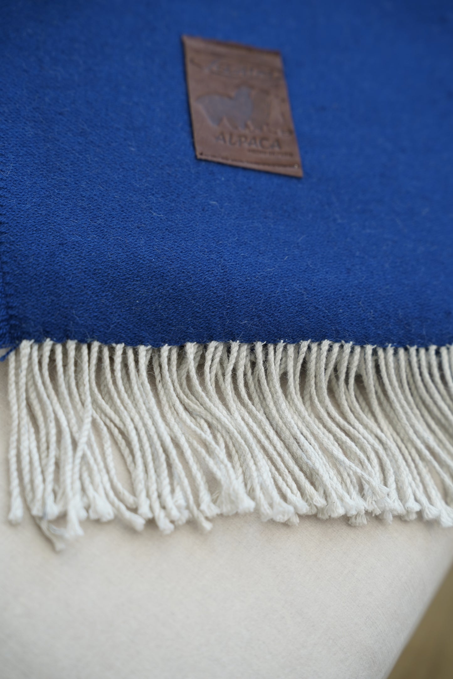 Manta Azul Fleco Blanco