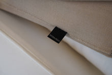 Cargar imagen en el visor de la galería, Manta Camel 100% Baby Alpaca
