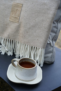 Manta Beige Jaspeado Fleco Blanco