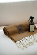 Cargar imagen en el visor de la galería, Manta Cafe fleco blanco
