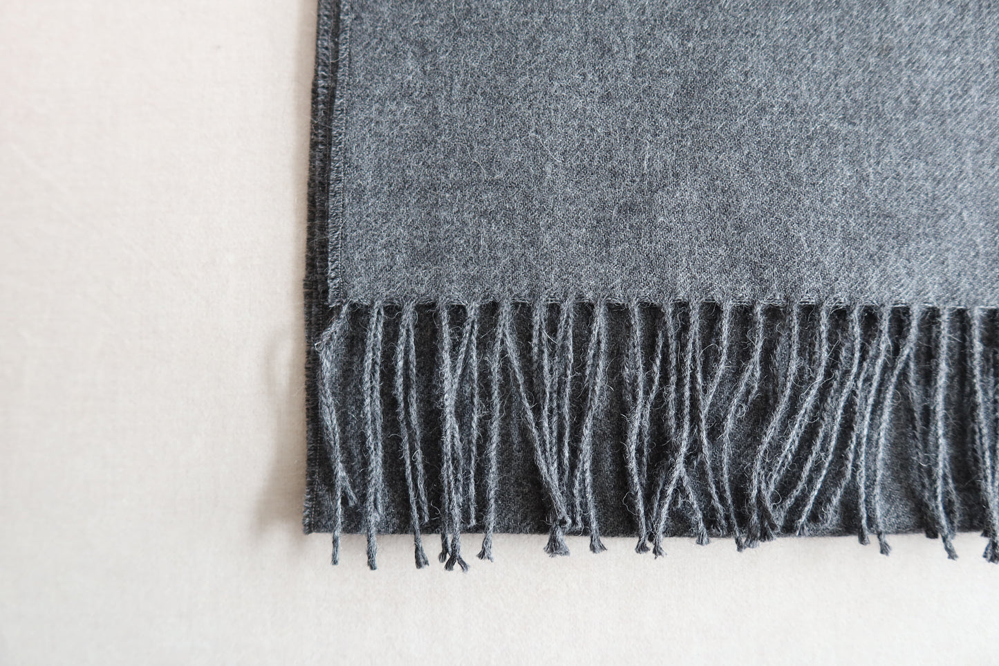 Bufanda Gris Oscura 100% Baby Alpaca
