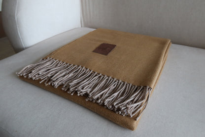 Manta Café Lúcuma Fleco Beige
