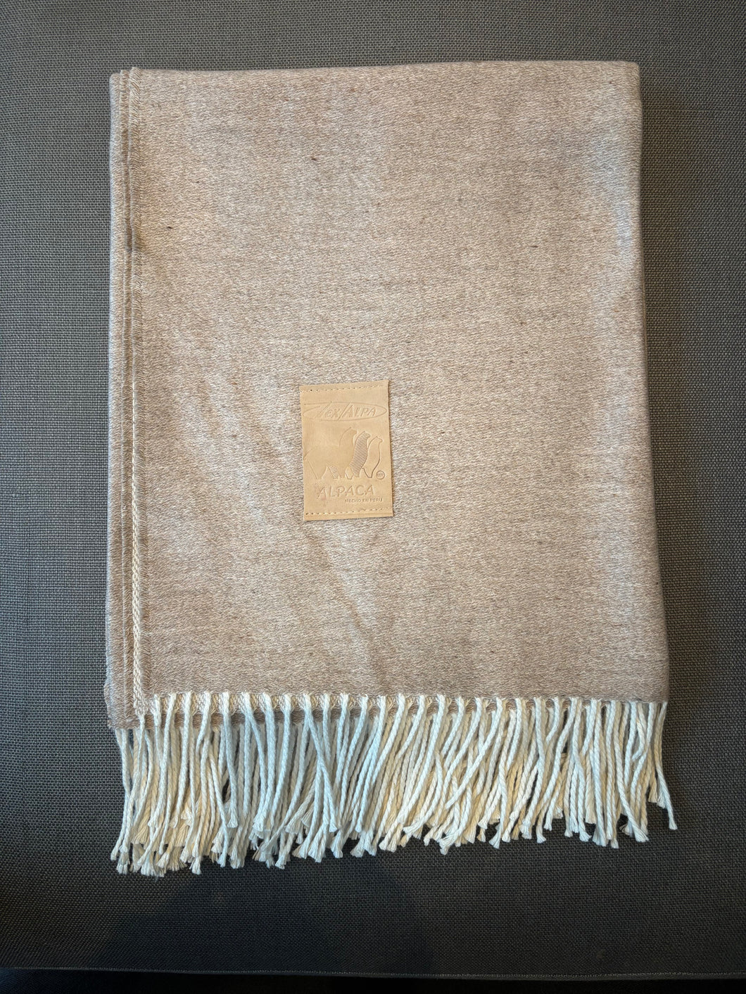 Manta Beige Jaspeado Fleco Blanco